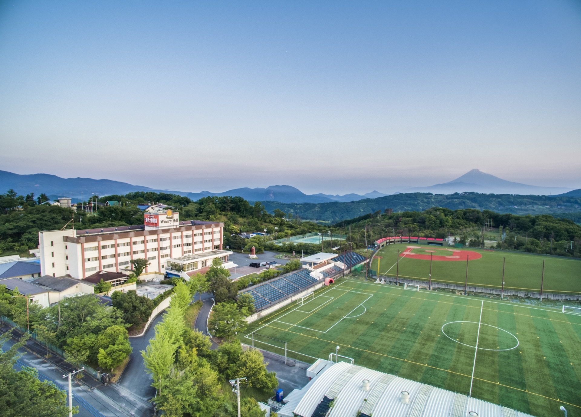 丘の上のリゾート全景